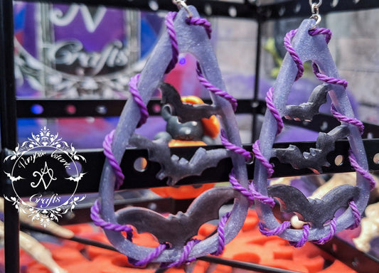 PENDIENTES BATS (cuerda morada)
