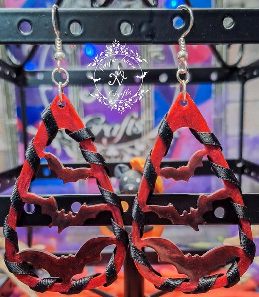PENDIENTES BATS (rojos con cinta negra)