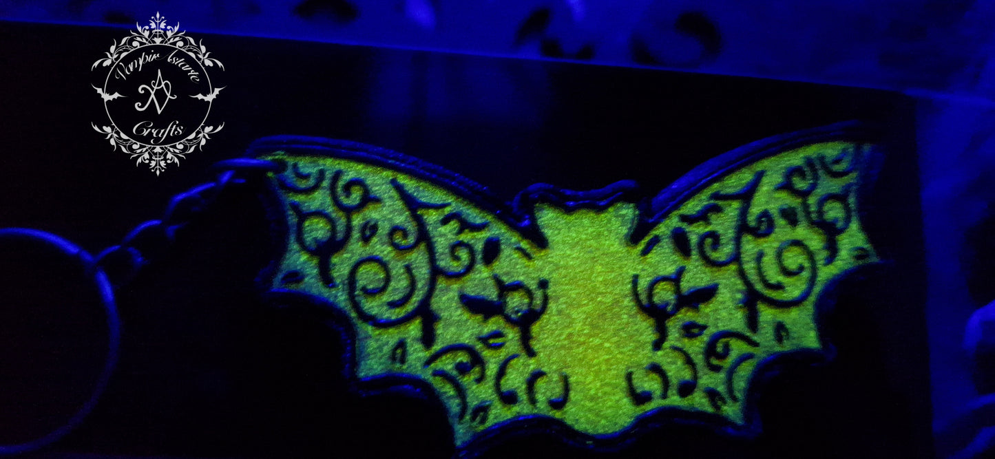 LLAVERO GOTHIC ORANGE BAT (brilla en la oscuridad)